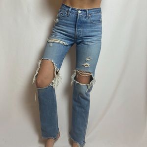 💓RIPPED LEVIS 501💓